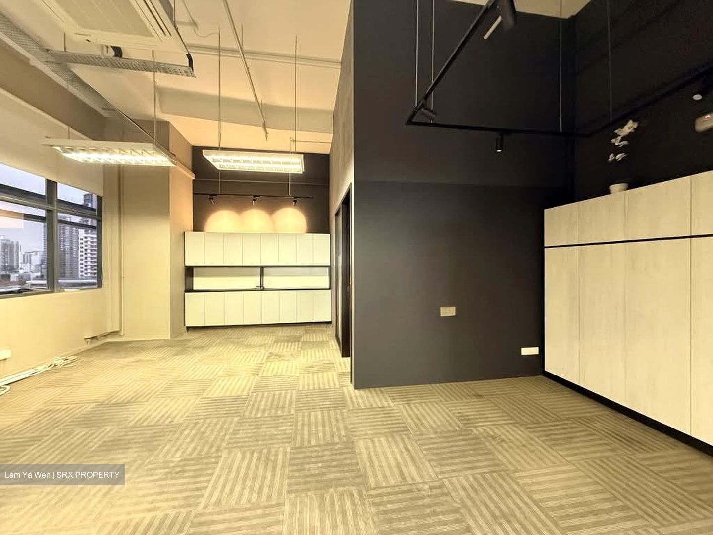 Ct Hub 2 (D12), Office #563317111